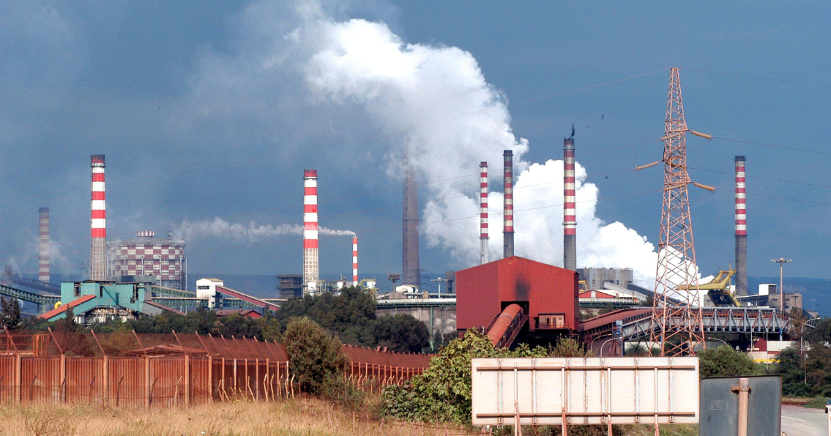 Ilva, via libera all’Aia “provvisoria”: parere contrario di Regione Puglia e Comune di Taranto