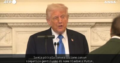 Copertina di Trump dopo la telefonata di due ore e mezza con Putin: “È un simpatico gentiluomo” – Video
