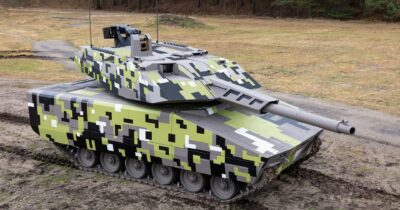 Copertina di Esercito, Roma scalza berlino con 1000 tank