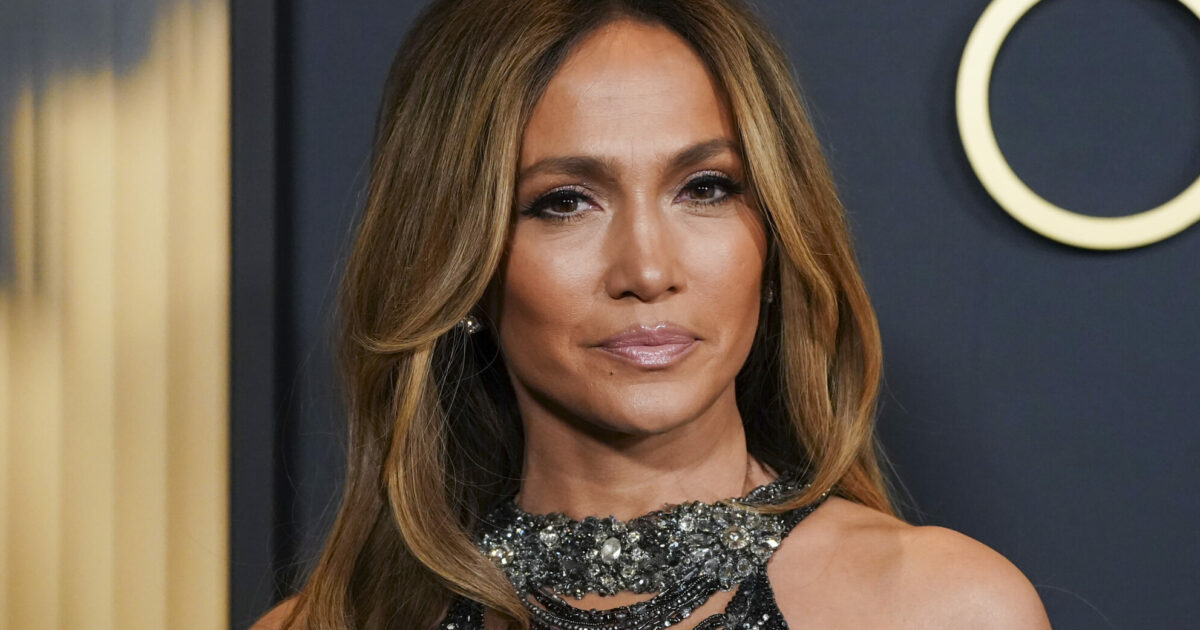 Jennifer Lopez in concerto a Lucca: il Meet&Greet e la foto con l’artista a 1.403.000 euro