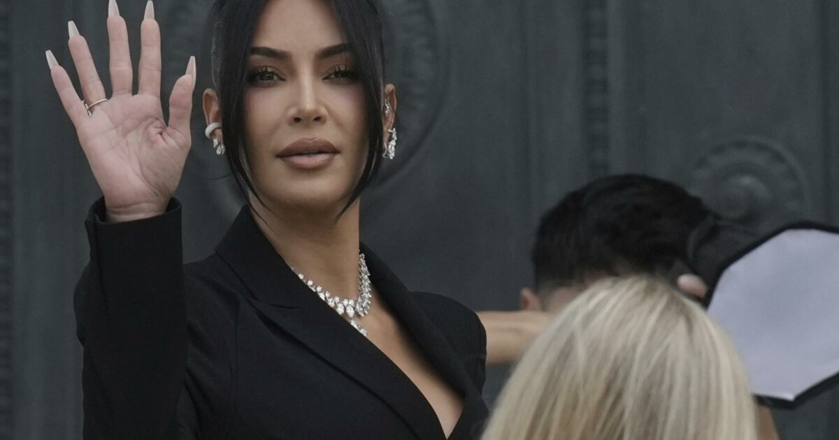 “Grazie per esserti assunta la responsabilità di questa discussione”: Kim Kardashian condivide sui social una sua conversazione con ChatGPT e viene derisa “Grazie per esserti assunta la responsabilità di questa discussione”: Kim Kardashian condivide sui social una sua conversazione con ChatGPT e viene derisa