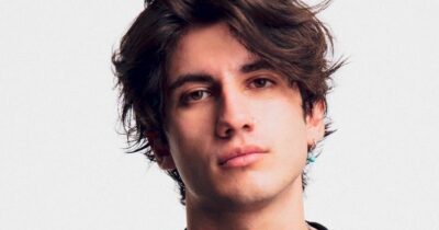 Copertina di “Quando sono finito al pronto soccorso, la prima persona che ho chiamato è stata la mia ex. In amore sono un po’ sottone”: Jacopo Sol si racconta dopo Amici 24