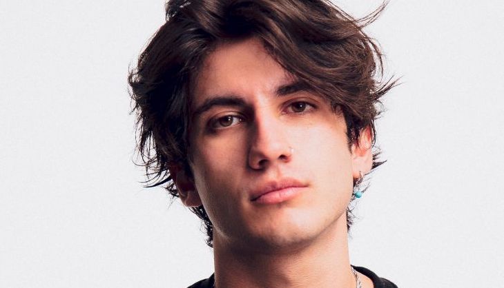 “Quando sono finito al pronto soccorso, la prima persona che ho chiamato è stata la mia ex. In amore sono un po’ sottone”: Jacopo Sol si racconta dopo Amici 24 “Quando sono finito al pronto soccorso, la prima persona che ho chiamato è stata la mia ex. In amore sono un po’ sottone”: Jacopo Sol si racconta dopo Amici 24