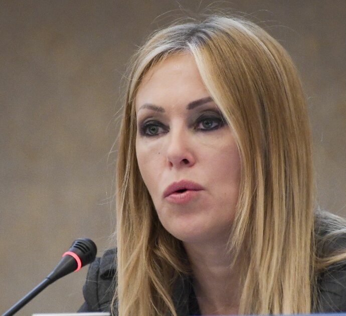 “Impronta Sempio? Viene spacciata per insanguinata ma il reagente chimico utilizzato ha un colore rosso”: parla Roberta Bruzzone