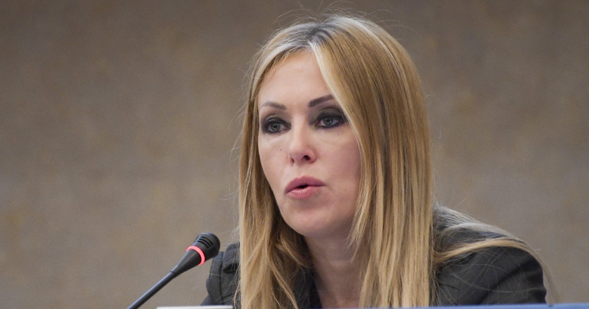 delitto di garlasco la criminologa bruzzone impronta sempio la ninidrina usata ha colore rosso
