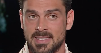 Copertina di “Bisogna essere un po’ sinistroidi, con le boiserie anche nel cu**o per essere riconosciuti come attori in Italia”: Michele Morrone si sfoga