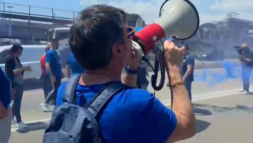 Sciopero Ilva, gli operai contro il governo: “Vogliamo lavorare”. Cori su Urso Sciopero Ilva, gli operai contro il governo: “Vogliamo lavorare”. Cori su Urso