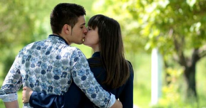 “Se siete celiaci state attenti a baciare chi mangia glutine”: l’allarme nel nuovo studio. L’esperto: “Ci vuole buonsenso”
