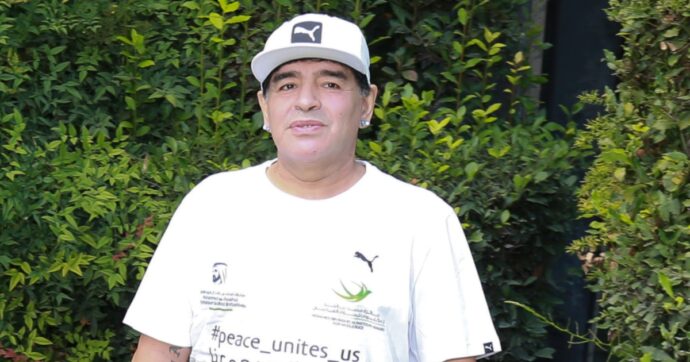 Maradona aveva il cuore “ingrossato” ma “non c’erano tracce di alcol o droghe”: la testimonianza degli esperti