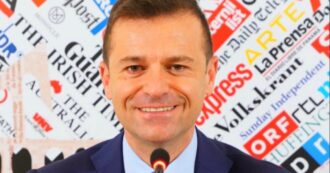 “Stava intascando una mazzetta”, arrestato il sindaco di Sorrento. Trovati 167mila euro nel biliardo del fiduciario: Lello il sensitivo
