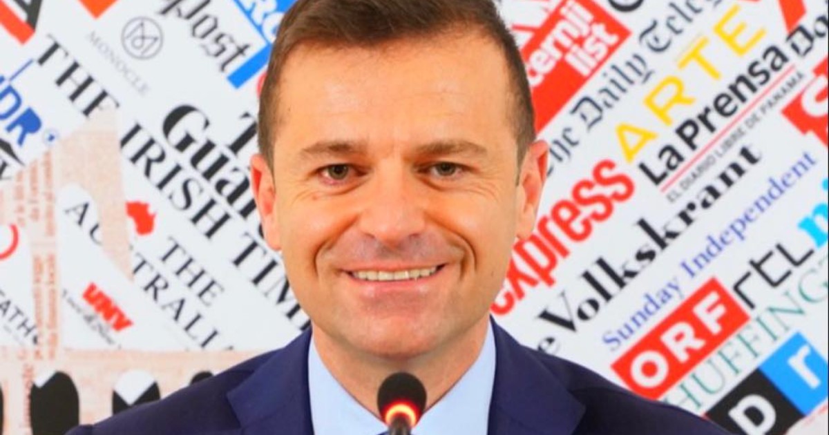 Sistema Sorrento, il gip: “Allarmante pervicacia del sindaco, minacce all’imprenditore durante la cena dell’arresto” Sistema Sorrento, il gip: “Allarmante pervicacia del sindaco, minacce all’imprenditore durante la cena dell’arresto”