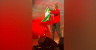 Piero Pelù: "Se uno che ha i busti di Mussolini mi dice di non andare a votare, io ci vado ca**o"