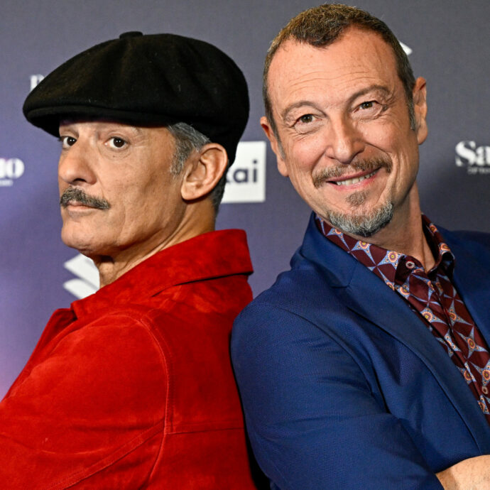 “Tutti contro il nuovo programma di Amadeus. Sanremo spostato a giugno, Gesù ospite da Fazio. E su Rai1 lo speciale ‘Benigni legge De Martino’!”: Fiorello a tutto campo