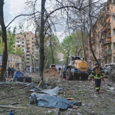 Copertina di Wsj: “Putin vince, non negozia”. E crea zone cuscinetto ai confini