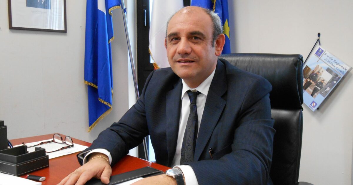 Campania, terzo sindaco arrestato in due giorni: il primo cittadino di Santa Marina ai domiciliari per corruzione Campania, terzo sindaco arrestato in due giorni: il primo cittadino di Santa Marina ai domiciliari per corruzione