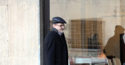 Copertina di Vallanzasca deve pagare 17mila euro per carcere e spese legali. Gli avvocati: “Non può pagarla”