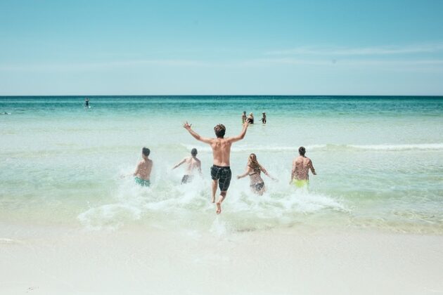 Trend vacanze 2025: cresce sempre più la voglia dei family hotel per “far divertire i bambini”. I teenager cercano sport, socializzazione e spazi per non annoiarsi Trend vacanze 2025: cresce sempre più la voglia dei family hotel per “far divertire i bambini”. I teenager cercano sport, socializzazione e spazi per non annoiarsi