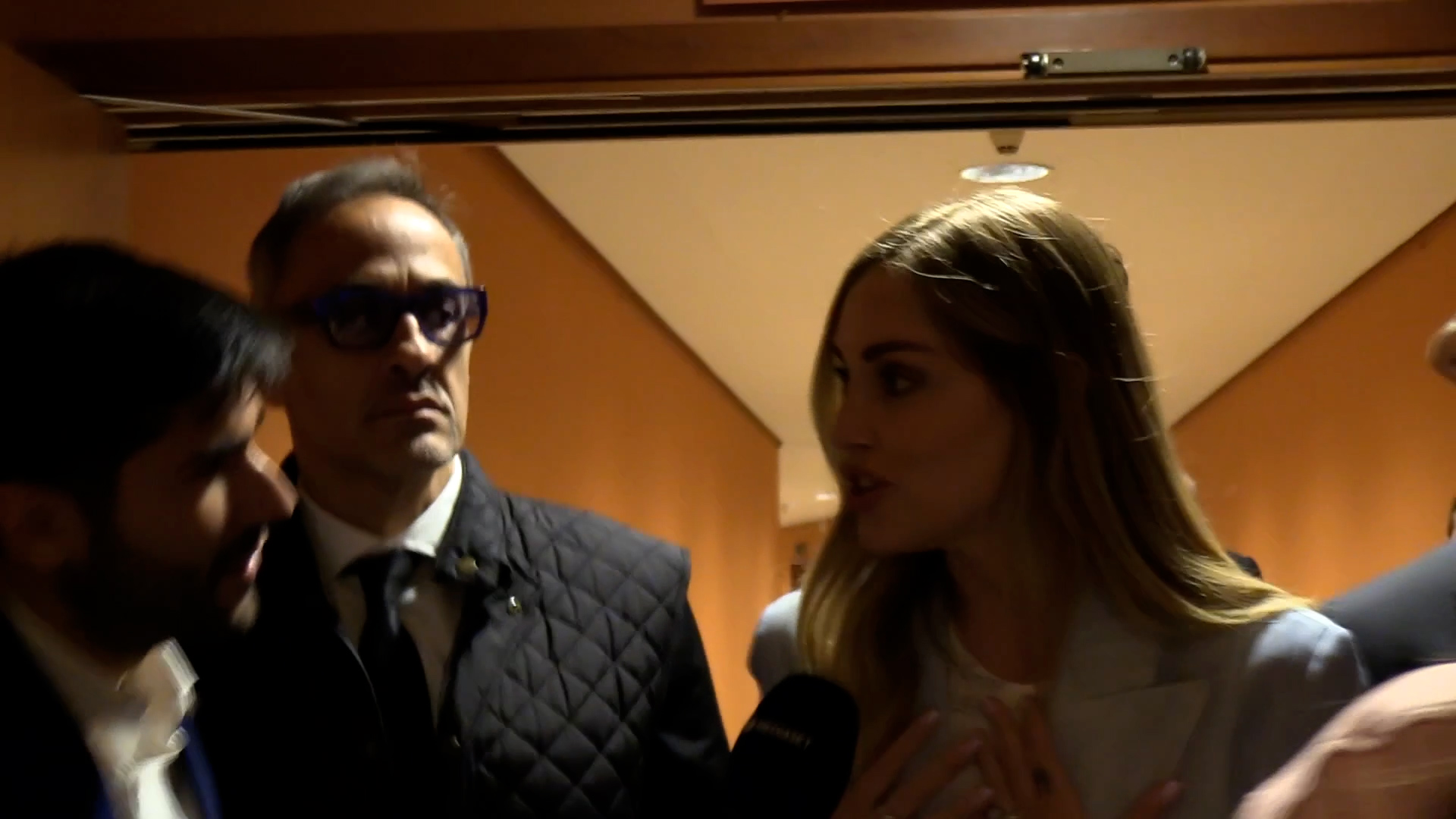“Pace fatta col Codacons, non sono qui per ripulire la mia immagine”: Chiara Ferragni tesa con i giornalisti – Video “Pace fatta col Codacons, non sono qui per ripulire la mia immagine”: Chiara Ferragni tesa con i giornalisti – Video