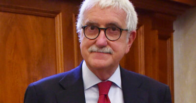 Copertina di “Siamo il secondo Paese più anziano al mondo. Se non si cambia strada sulla prevenzione, il sistema è destinato al tracollo” – L’intervista