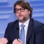 Copertina di Il responsabile economico di Fdi striglia la Consob per aver dato più tempo a Unicredit su Bpm