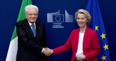 Copertina di Ue, nuovi dazi contro Mosca. E Mattarella blinda il maxi-riarmo
