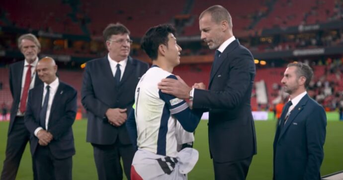 Figuraccia Uefa: ha fatto male i calcoli, tre giocatori del Tottenham restano senza medaglia. Ceferin imbarazzato, li abbraccia