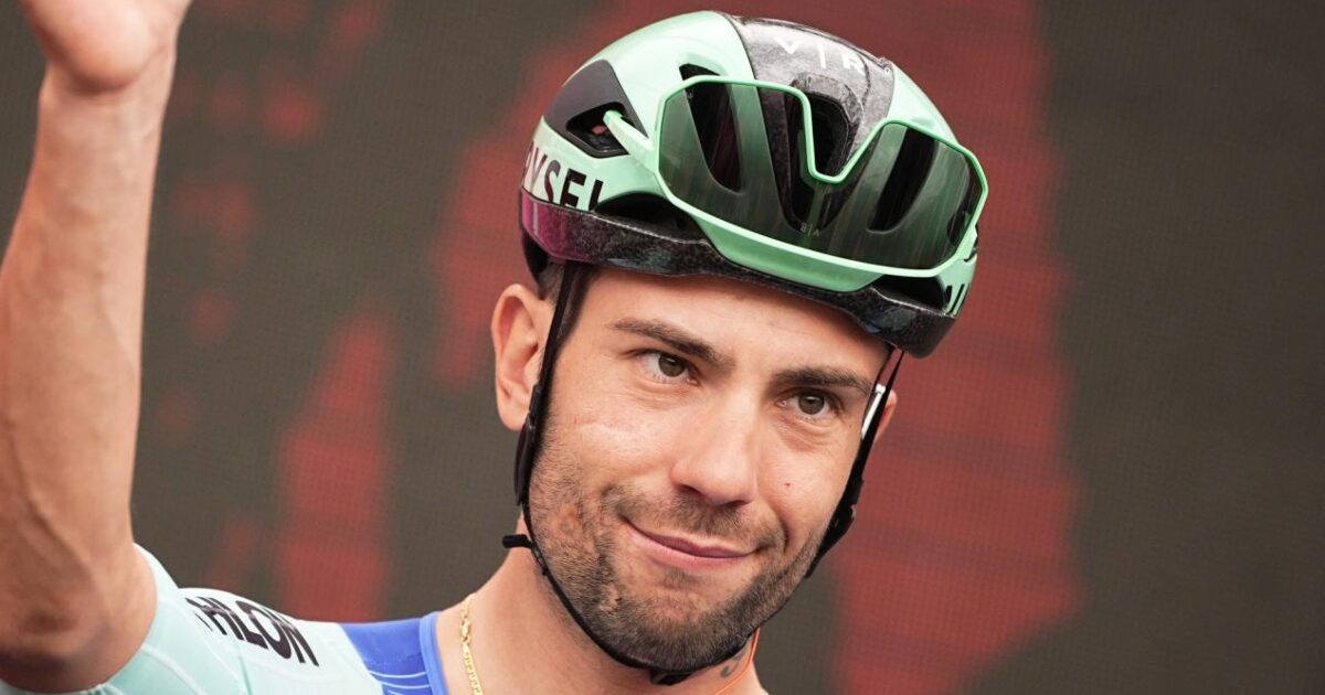 nell ultima curva ci hanno lanciato qualcosa per farci cadere eravamo a 70 km h la denuncia di andrea vendrame al giro d italia