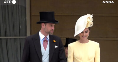 Copertina di Un party in stile Bridgerton per la principessa Kate Middleton: non partecipava ad un evento simile dalla diagnosi di cancro