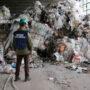 Copertina di Pistoia, sequestrata una maxi-discarica abusiva: “Roghi di rifiuti altamente nocivi, situazione fuori controllo”