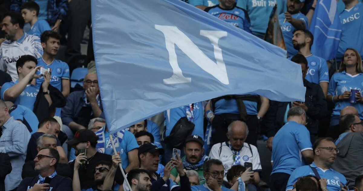 Napoli Cagliari 0 0 e Como Inter 0 1: è la notte dello scudetto | La diretta Napoli Cagliari 0 0 e Como Inter 0 1: è la notte dello scudetto | La diretta