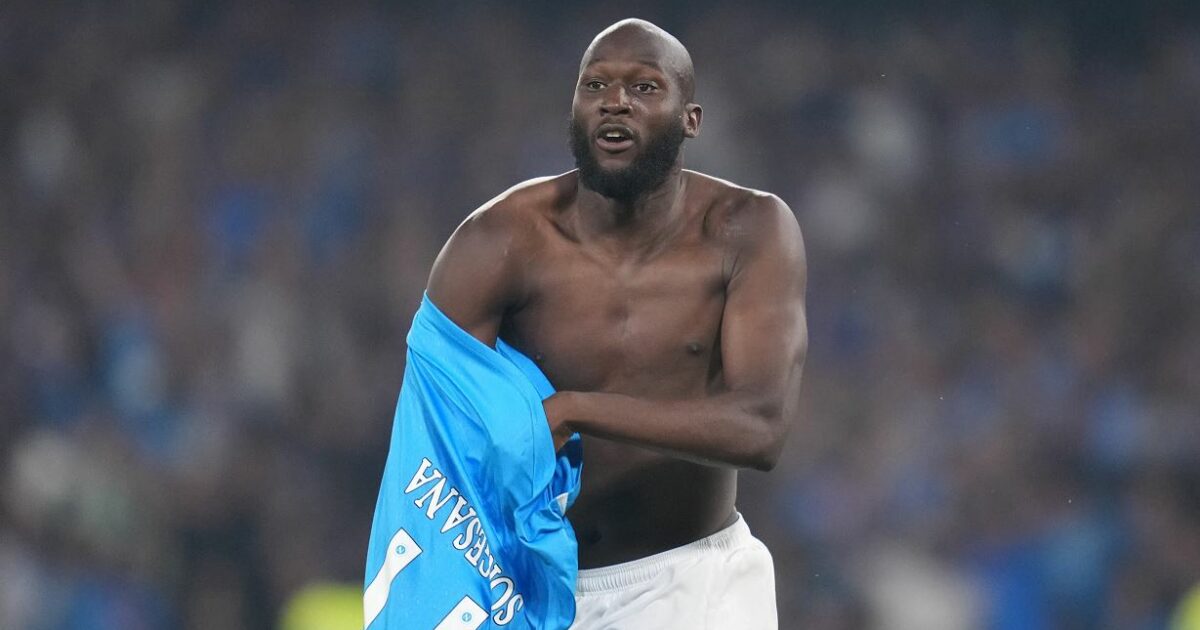 Il Napoli è campione d’Italia: un gol per tempo al Cagliari spegne i sogni dell’Inter Il Napoli è campione d’Italia: un gol per tempo al Cagliari spegne i sogni dell’Inter