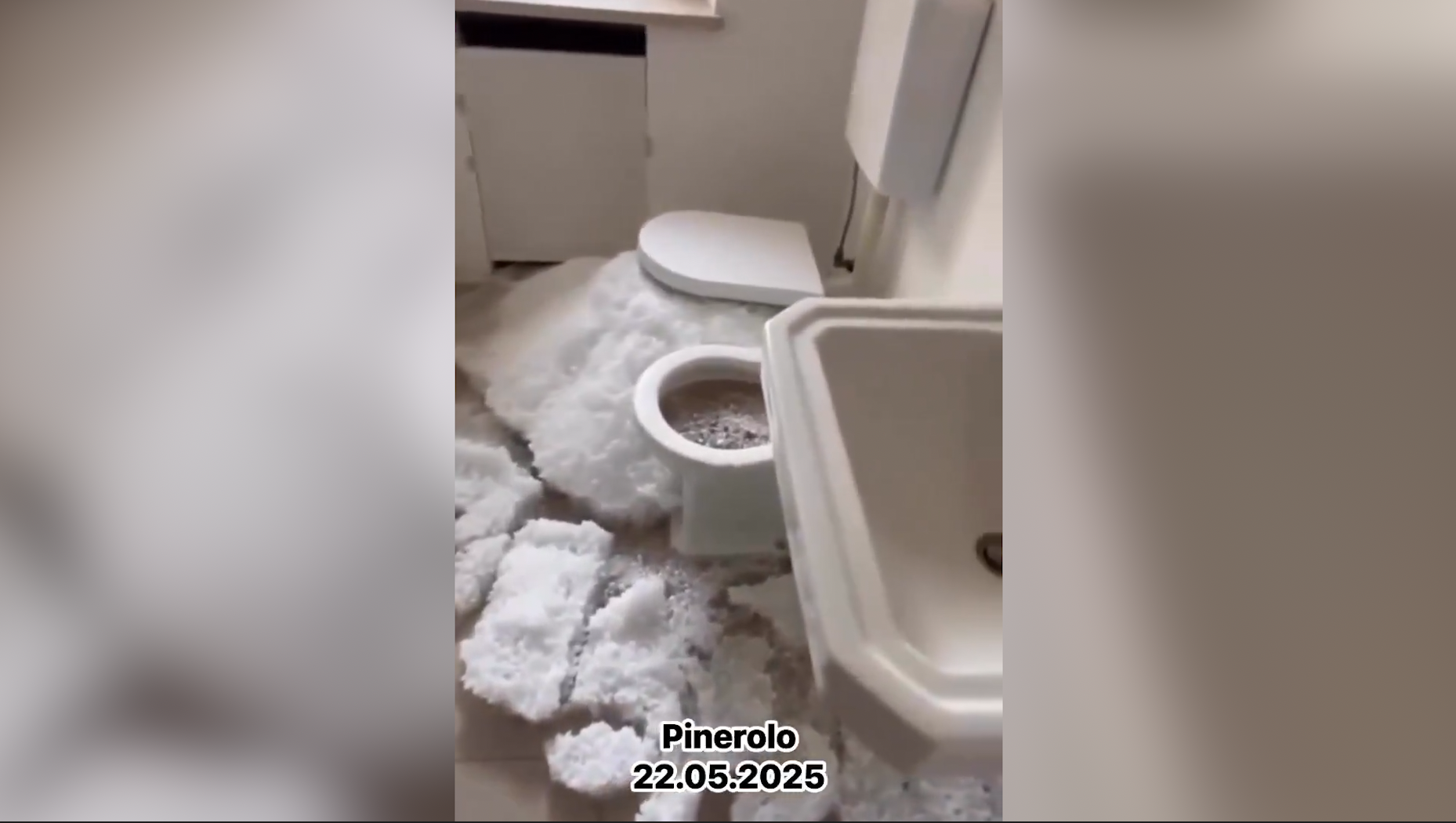 Nelle case di Pinerolo la grandine risale dai wc: i danni alla rete idraulica dopo le forti precipitazioni – Video Nelle case di Pinerolo la grandine risale dai wc: i danni alla rete idraulica dopo le forti precipitazioni – Video