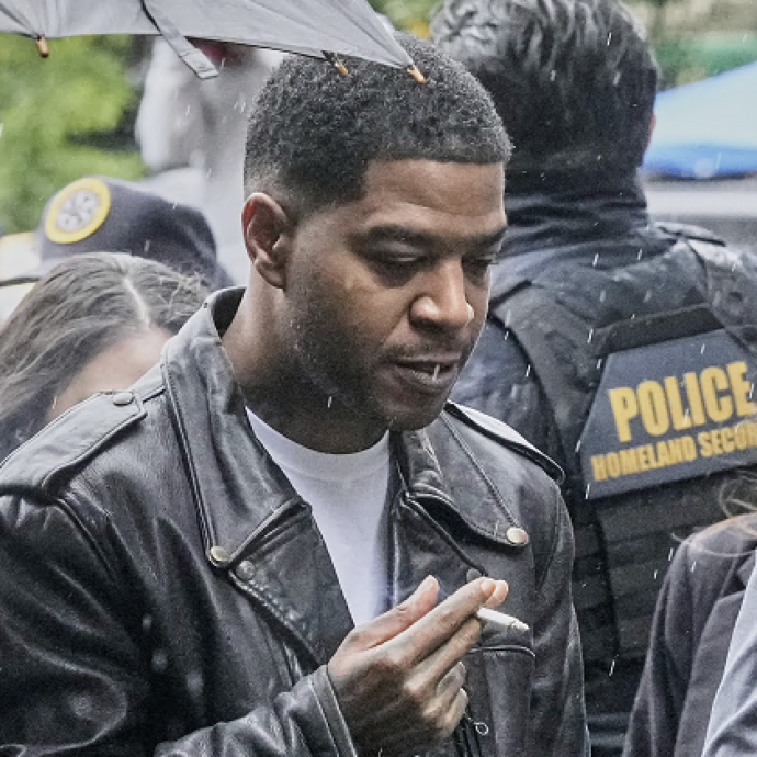 “Puff Daddy furioso perché stavo con la sua ex Cassie Ventura. È entrato a casa mia con la forza e ha incendiato la mia auto”: al processo c’è Kid Cudi