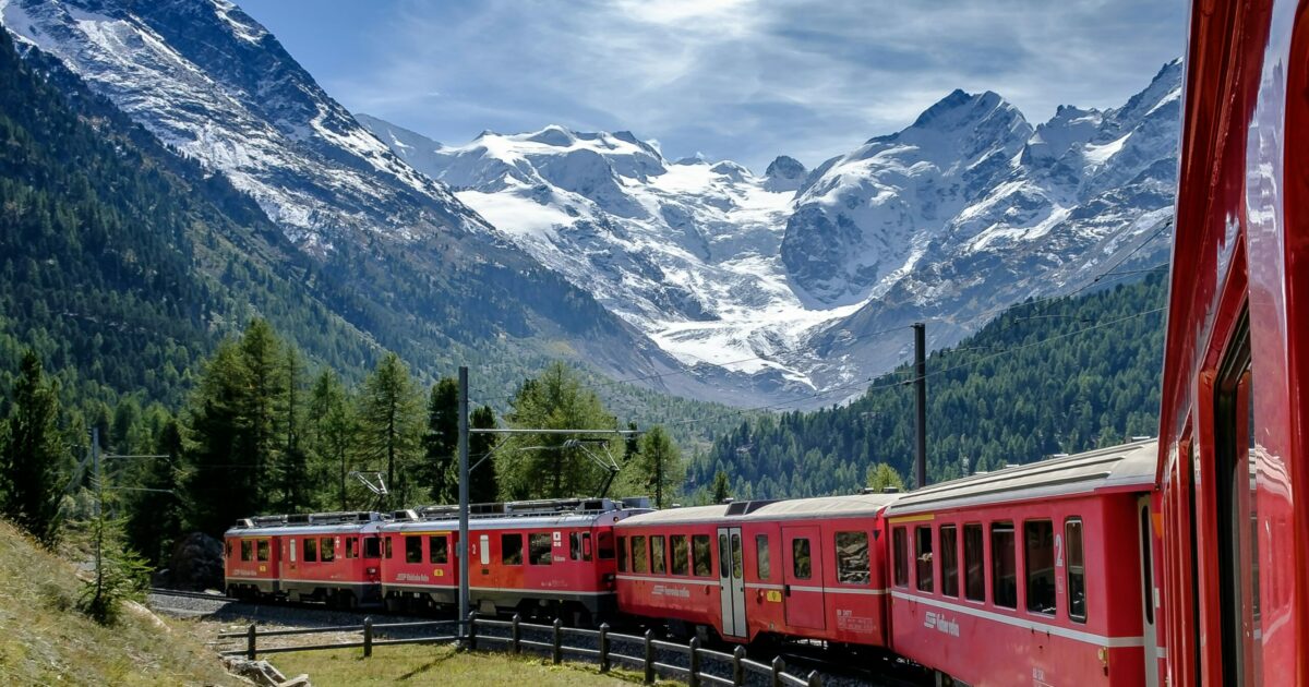 l italia da scoprire in treno tra carrozze storiche e panorami mozzafiato ecco le mete perfette per l estate 2025 da Ilfattoquotidiano.it l italia da scoprire in treno tra carrozze storiche e panorami mozzafiato ecco le mete perfette per l estate 2025