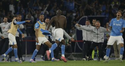 Copertina di Napoli-Cagliari 2-0 e Como-Inter 0-2: gli azzurri vedono lo scudetto | Diretta