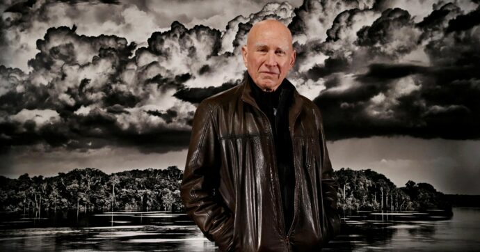 Addio a Sebastião Salgado. Il fotografo che fu “Sale della Terra”