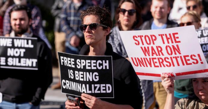 Harvard vs Trump: giudice riabilita studenti stranieri