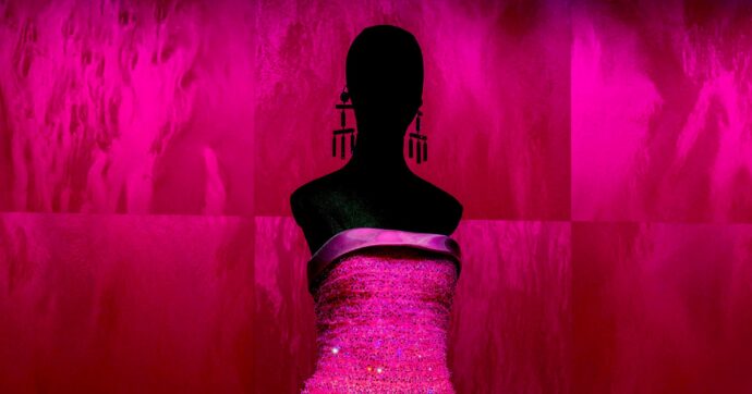 Un Armani Privé per raccontare 20 anni di storia della creatività