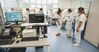 Copertina di Pnrr verso la scadenza, ma per la sanità è stato speso solo un terzo dei fondi. Cgil: “Il governo vuole favorire il privato”