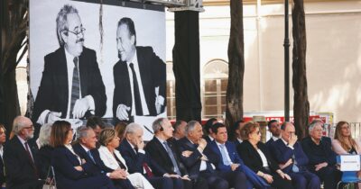 Copertina di Fischi e proteste: per ricordare l’attentato a Falcone due minuti di silenzio “separati”