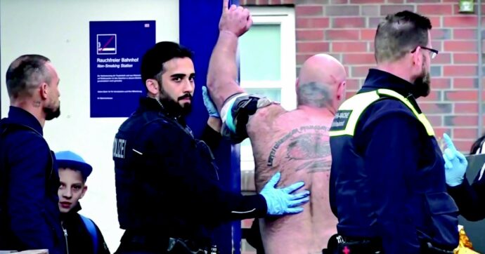 Amburgo, accoltellamento in stazione: sei in fin di vita