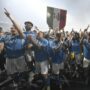 Copertina di Il Napoli è campione d’Italia: due gol al Cagliari spengono i sogni dell’Inter