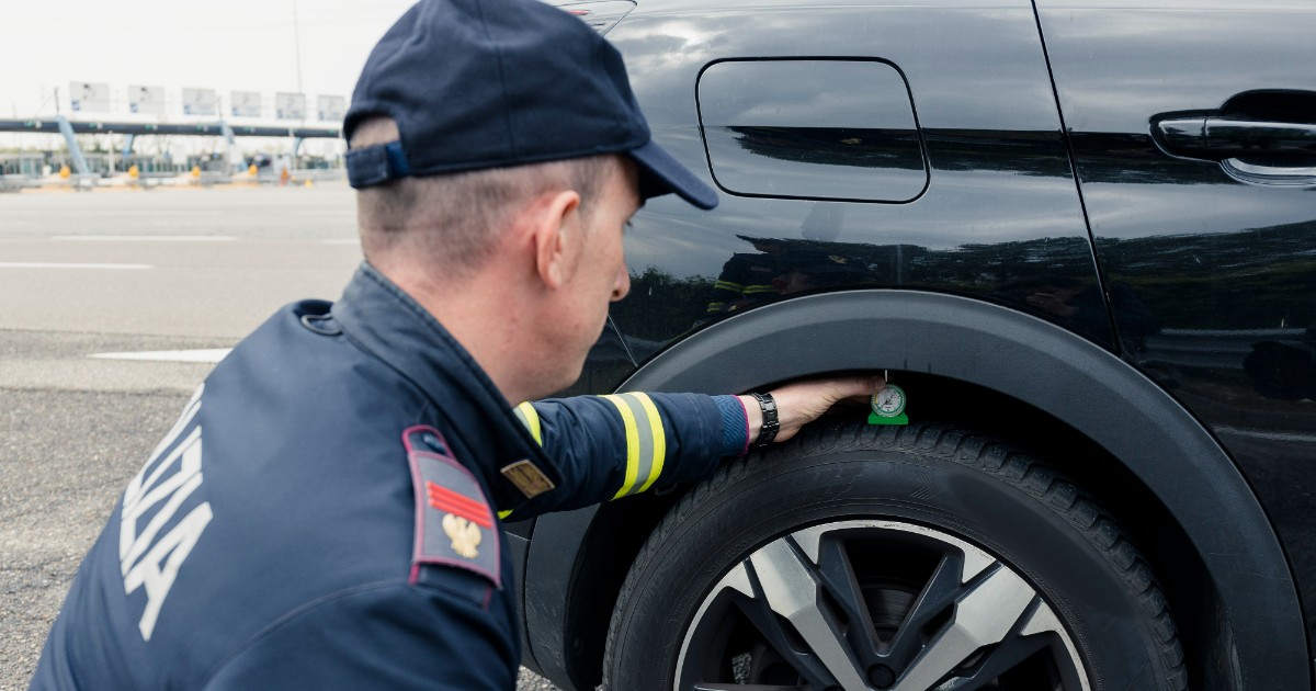 Vacanze Sicure 2025: torna la campagna per il check gomme prima dell’estate Vacanze Sicure 2025: torna la campagna per il check gomme prima dell’estate