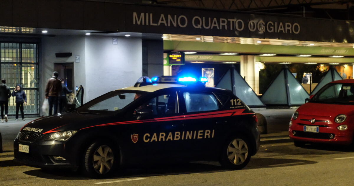 scambiato per il rapinatore incappucciato viene picchiato dalla folla a quarto oggiaro da Ilfattoquotidiano.it scambiato per il rapinatore incappucciato viene picchiato dalla folla a quarto oggiaro