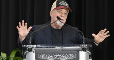 Copertina di Billy Joel cancella tutti i concerti in programma: “Ho un disturbo neurologico. Compromessi udito, vista ed equilibrio". Preoccupazione tra i fan