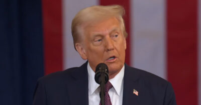 Copertina di Trump annulla le protezioni federali in Alaska: legittimate le trivellazioni sul territorio protetto