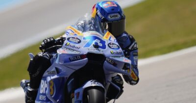 Copertina di MotoGP: podio tutto spagnolo in Malesia. Trionfa Alex Marquez davanti ad Acosta e Mir. Bagnaia frenato da una foratura