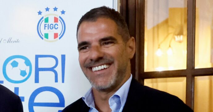 Simone Perrotta: “La chat ‘dei campioni’, le minacce da spogliatoio e il presepe con Tommasi”