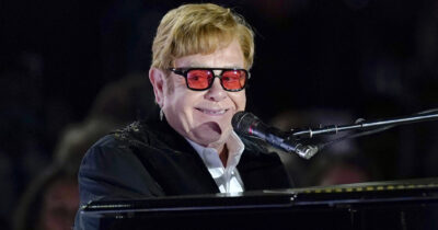 Copertina di Elton John: "Stavo per sposarmi con una donna che odiava la mia musica, mi diceva di fare il direttore di banca. Avevo la torta pronta. Mi sono salvato"