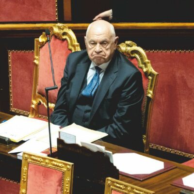 Copertina di La fiducia blinda il Dl Sicurezza. Niente manette agli incensurati